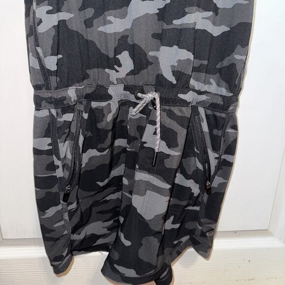 Athleta Girl Gray Black On The Go Camo Romper Size XL 14 - Picture 3 of 6